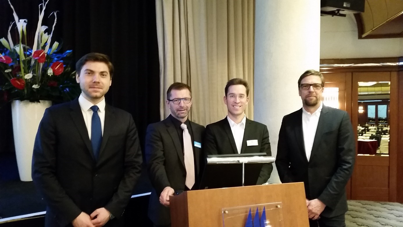 Referenten-Team der Roadshow in Köln – von links: Jewgeni Ponomarev (HSBC), Stefan Müller (Consorsbank), Nikolaos Nicoltsios (wikifolio.com), Joachim Spiering (FinanzenVerlag)